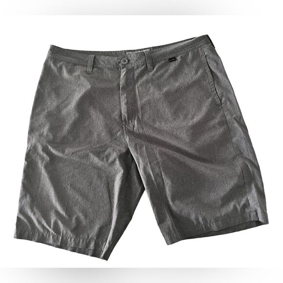 Travis Mathew Men’s Shorts - Picture 1 of 5